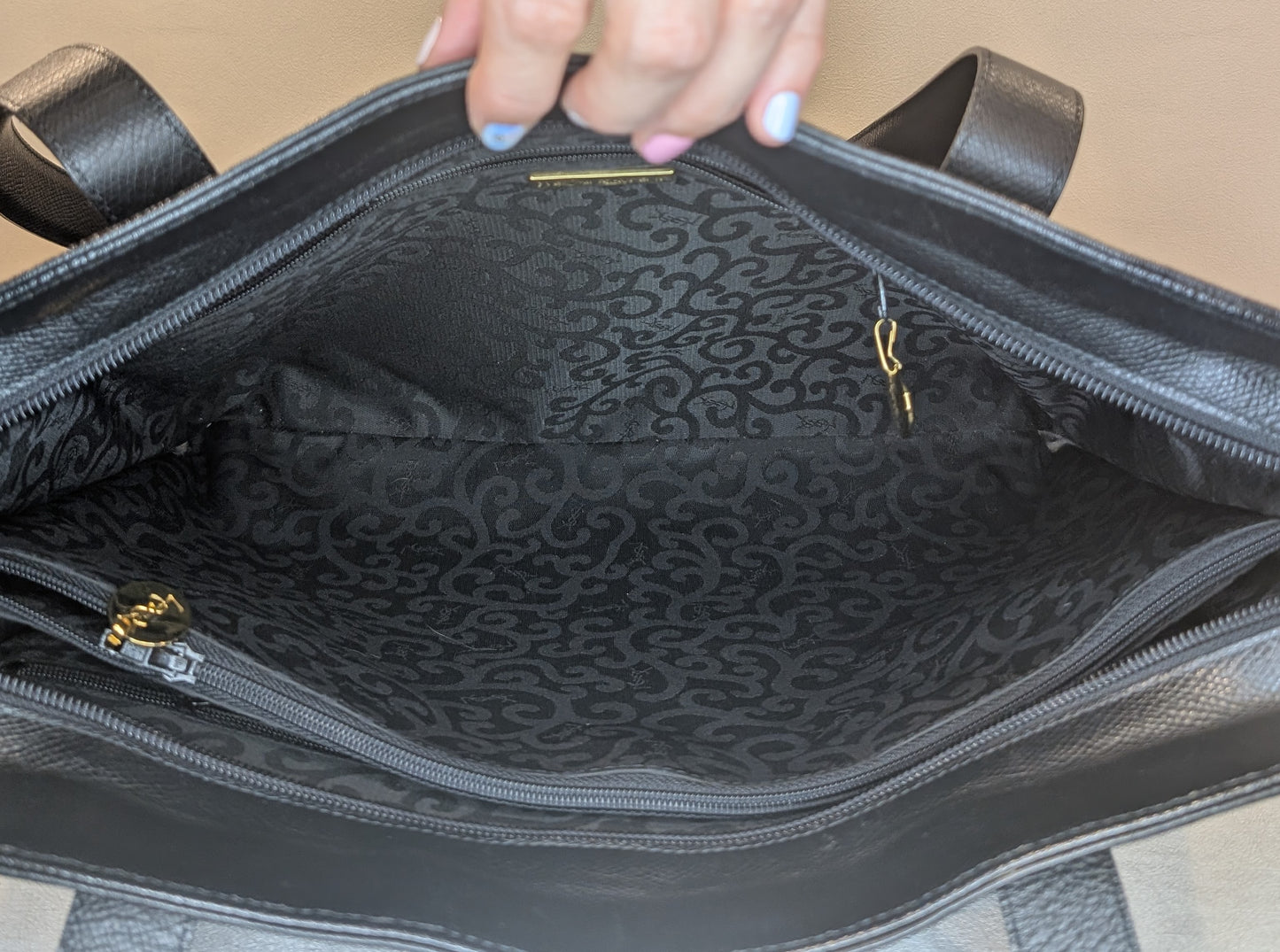 Saint Laurent black arabesque tote leather bag
